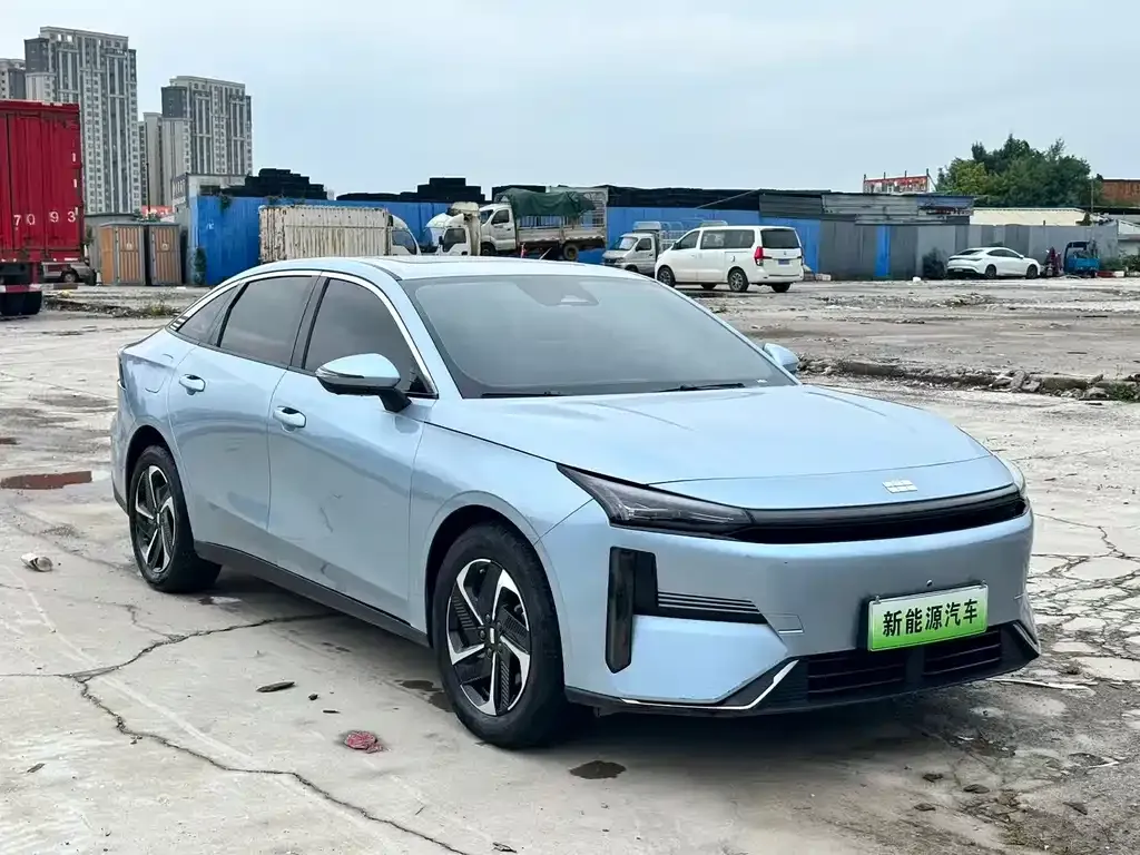 Geely Galaxy L6 — фото 3