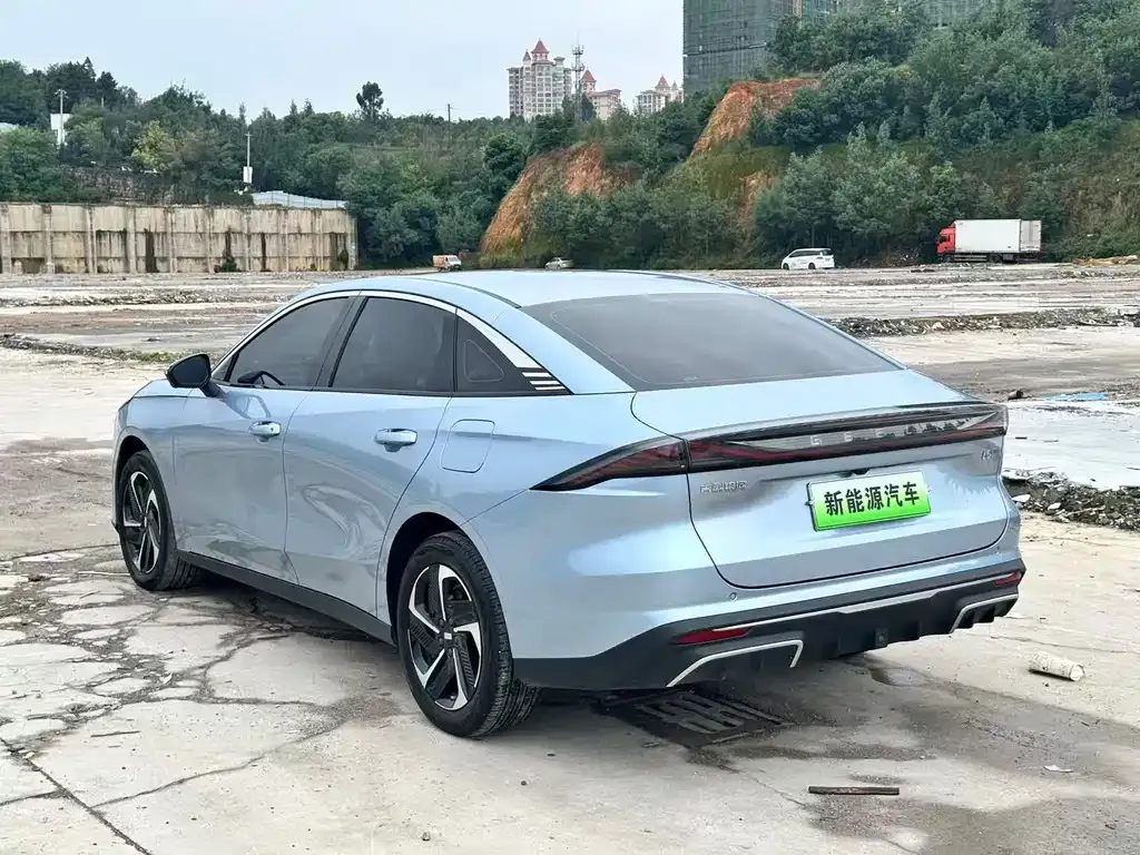 Geely Galaxy L6 — фото 8