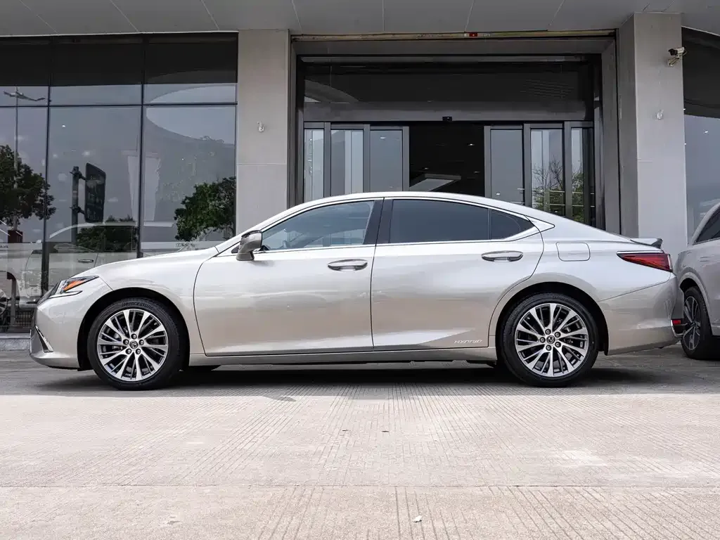 Lexus ES — фото 4
