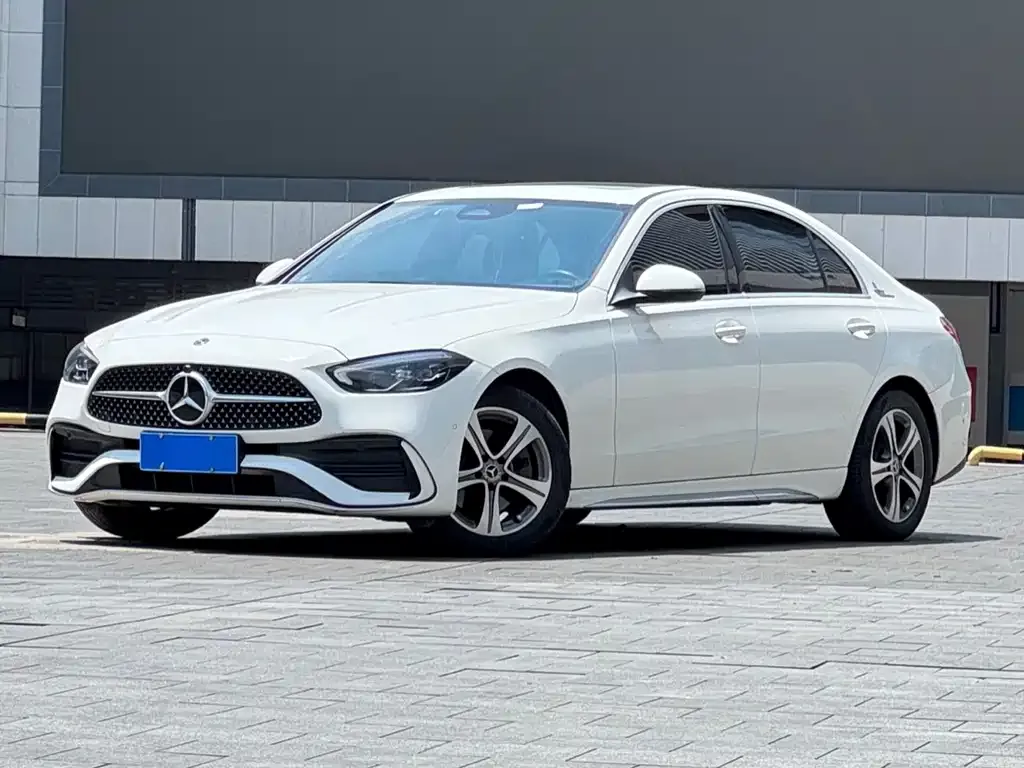 Mercedes-Benz C-Class — фото 1