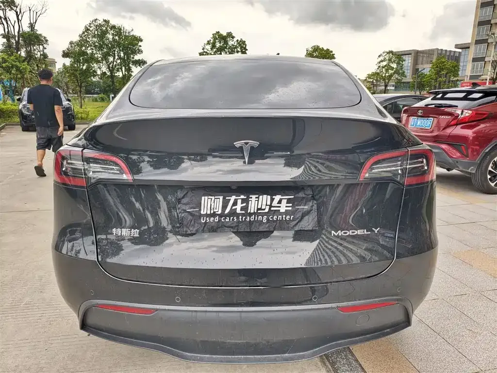 Tesla Model Y — фото 5