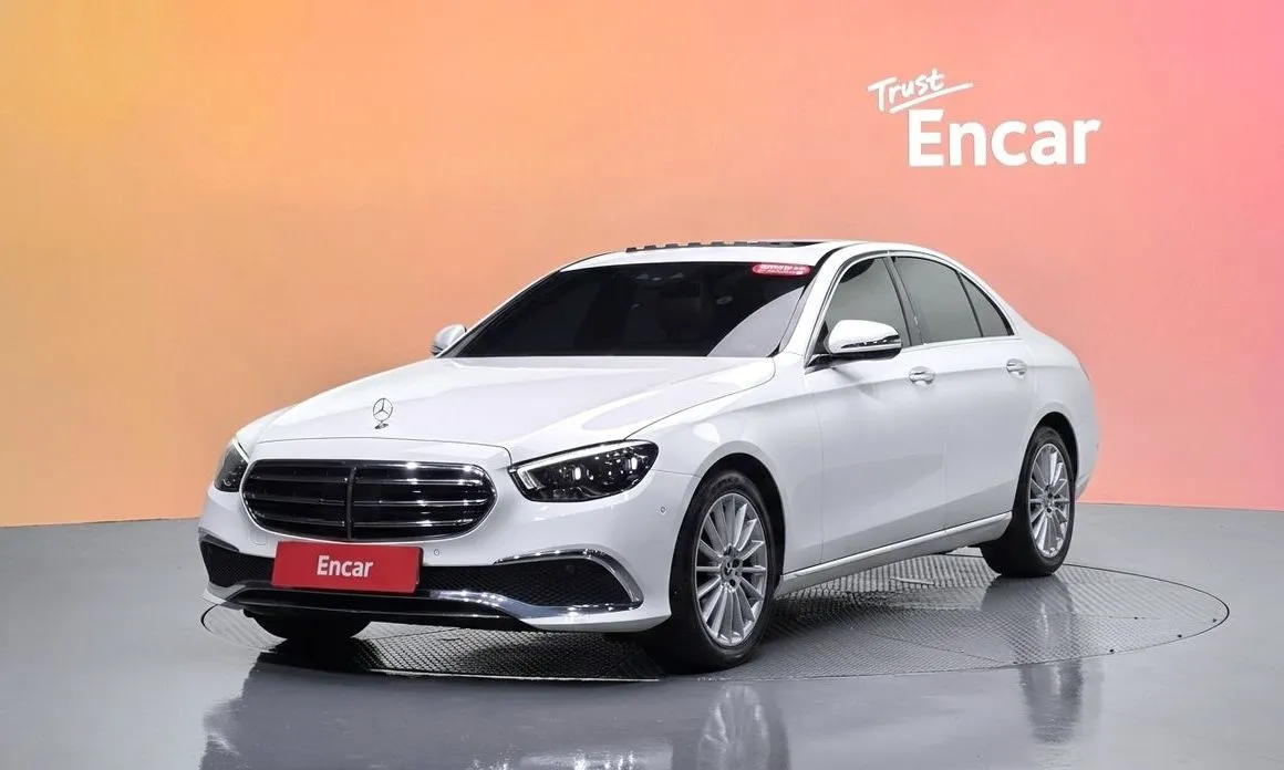 Mercedes-Benz E-Class — фото 1