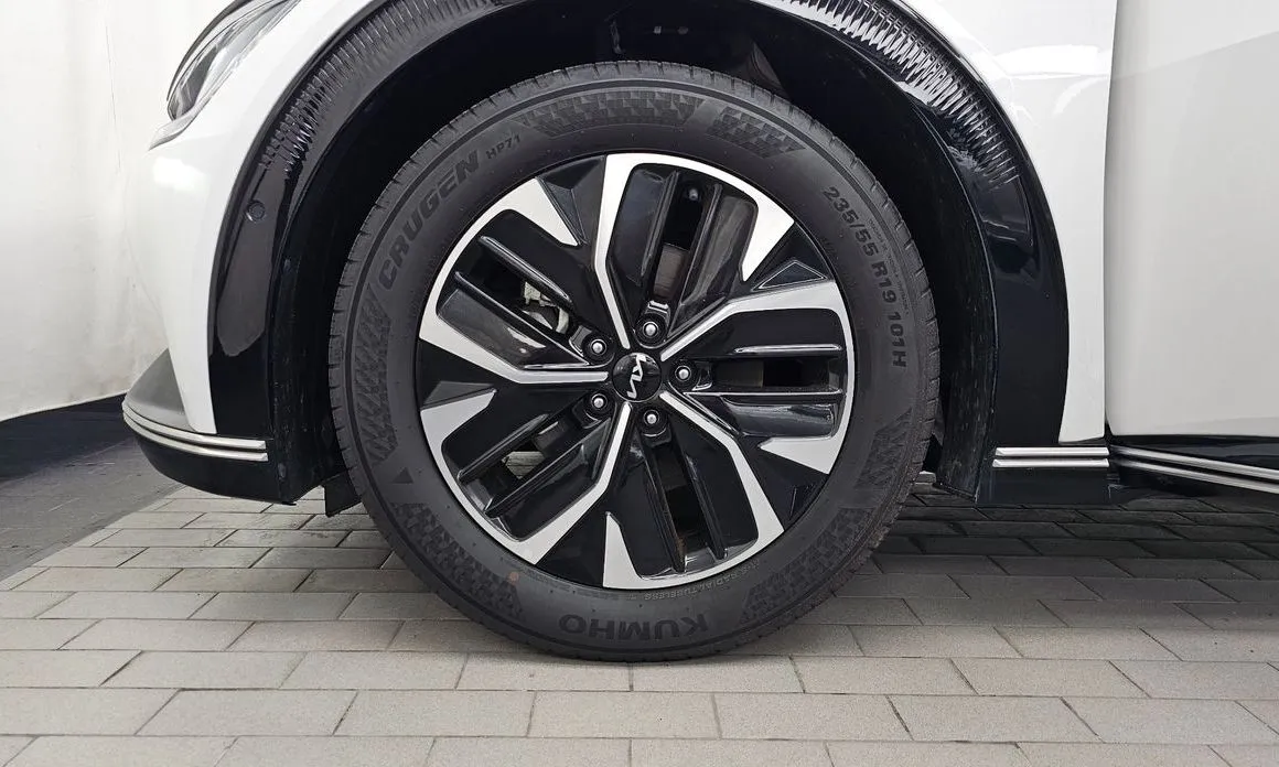 Kia EV6 — фото 8