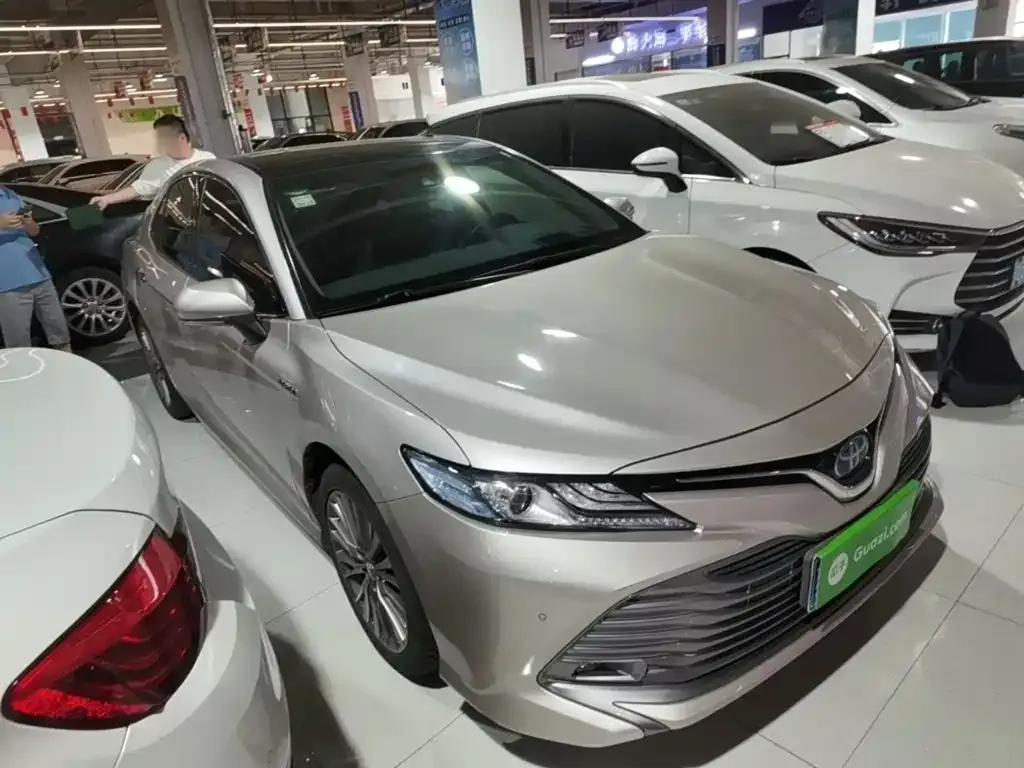 Toyota Camry — фото 6