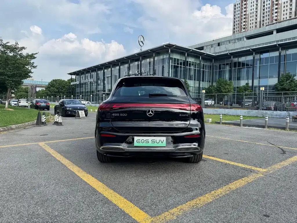 Mercedes-Benz EQS SUV — фото 4