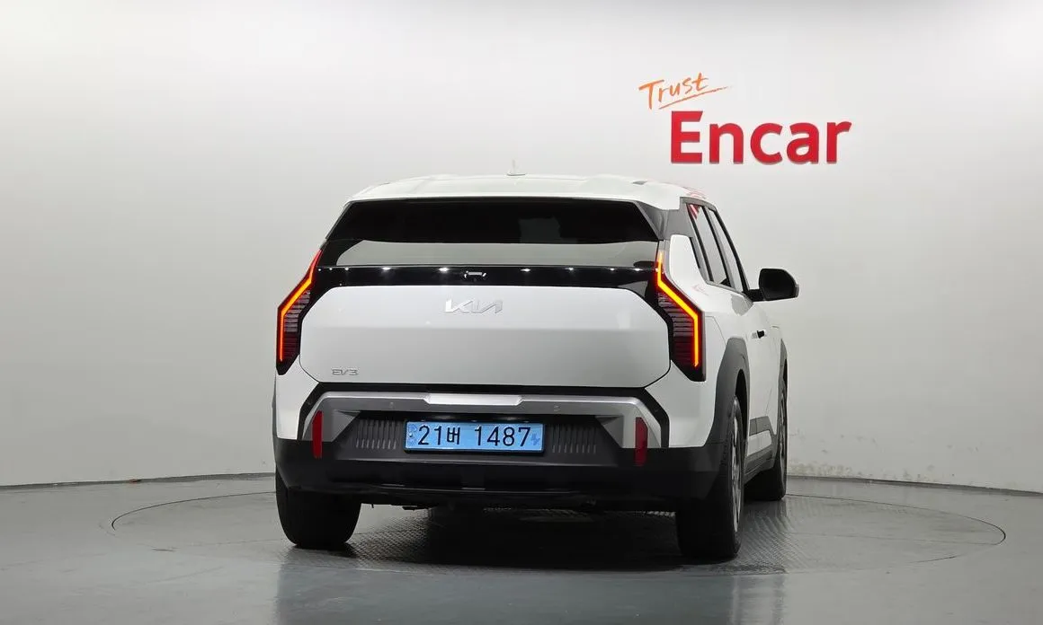 Kia EV3 — фото 8