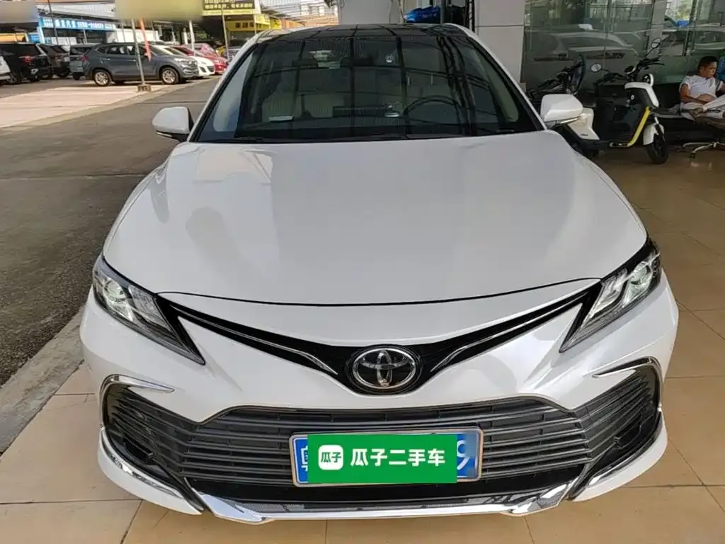 Toyota Camry — фото 3