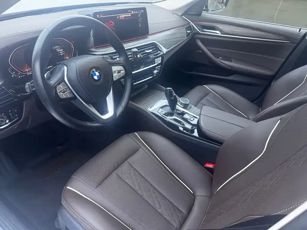 BMW 5 Series — фото 9