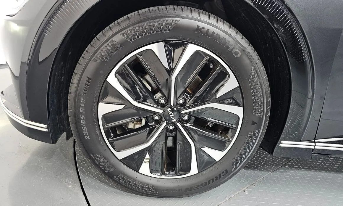 Kia EV6 — фото 7