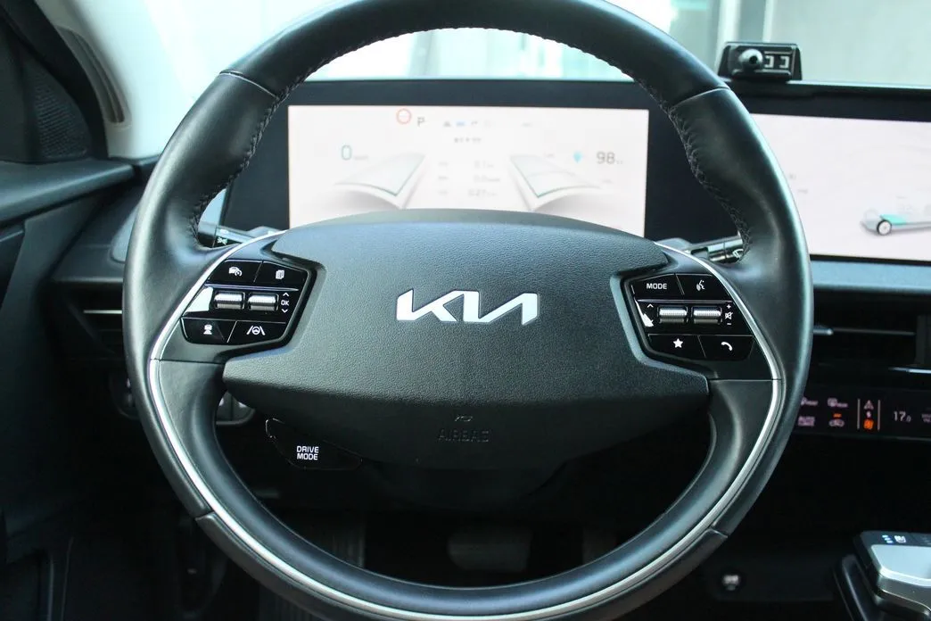 Kia EV6 — фото 9