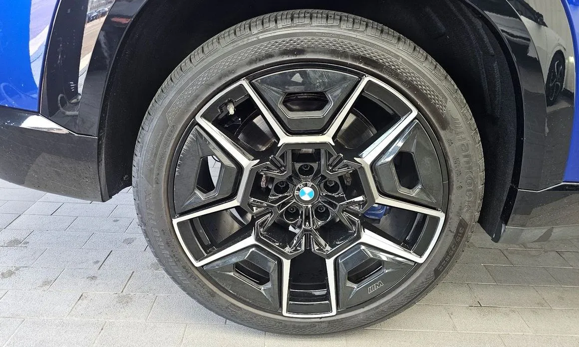 BMW XM — фото 10