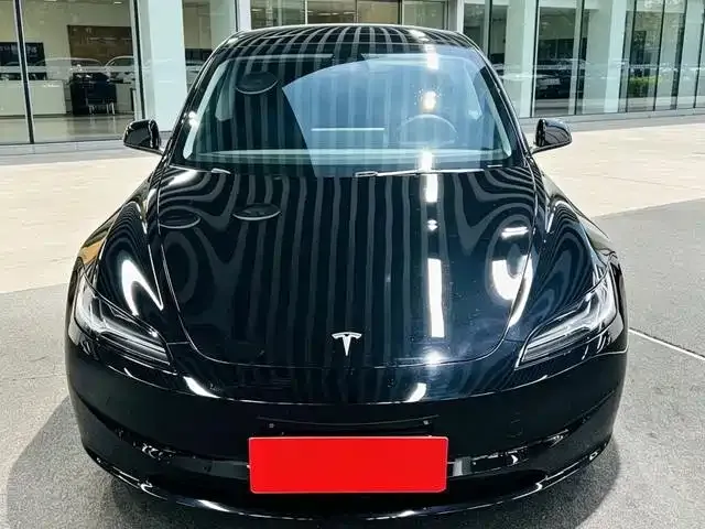 Tesla Model 3 — фото 3