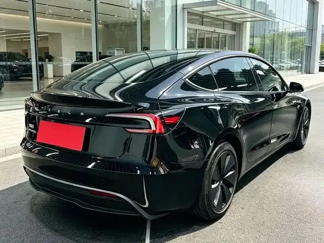 Tesla Model 3 — фото 6