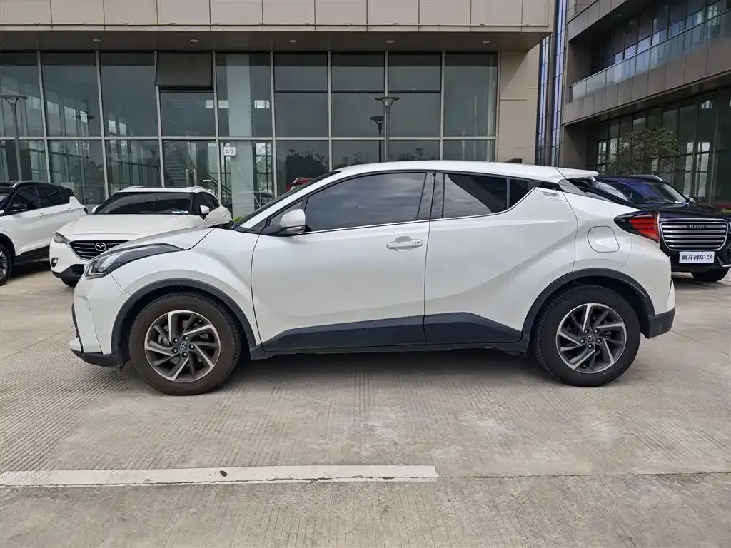 Toyota C-HR — фото 7