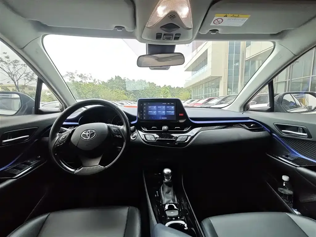 Toyota C-HR — фото 6
