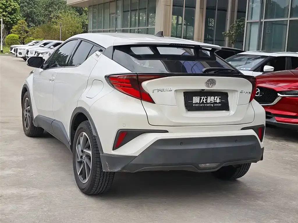Toyota C-HR — фото 5