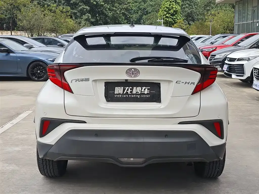 Toyota C-HR — фото 8