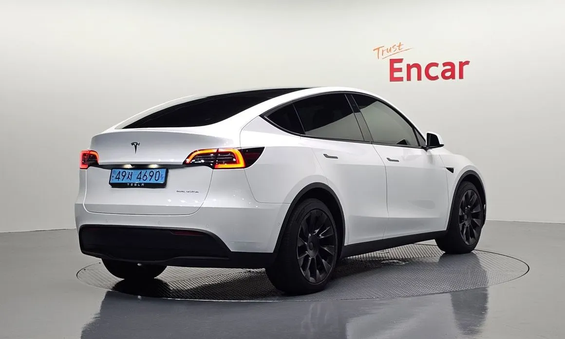 Tesla Model Y — фото 4
