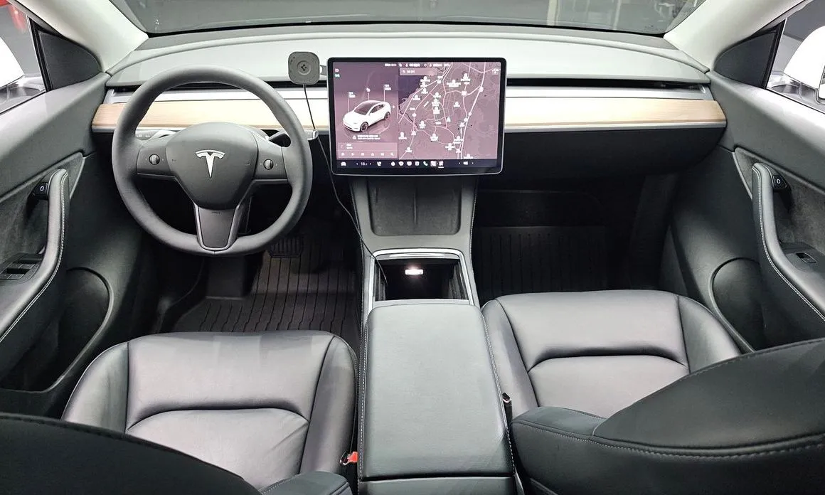 Tesla Model Y — фото 9