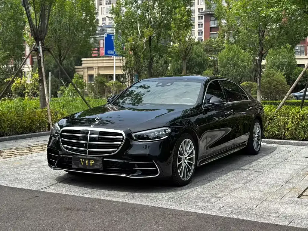 Mercedes-Benz S-Class — фото 1