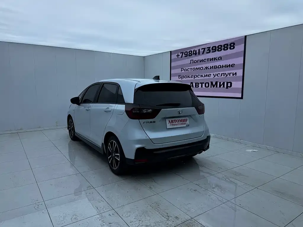 Honda Fit — фото 7