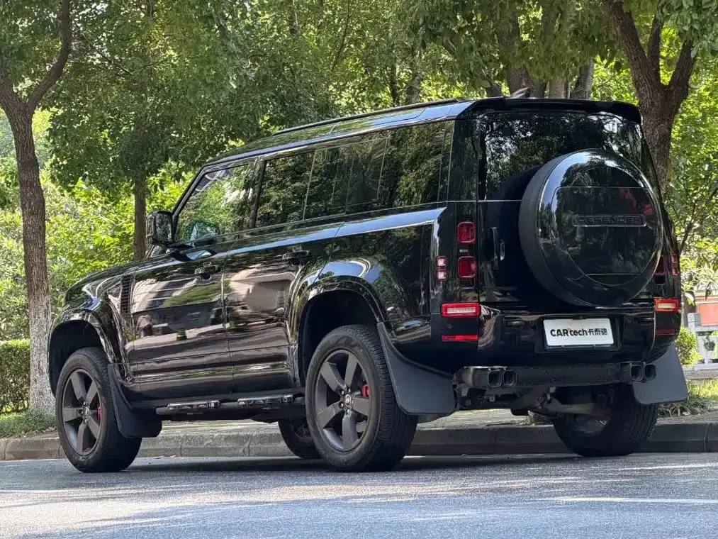 Land Rover Defender — фото 10