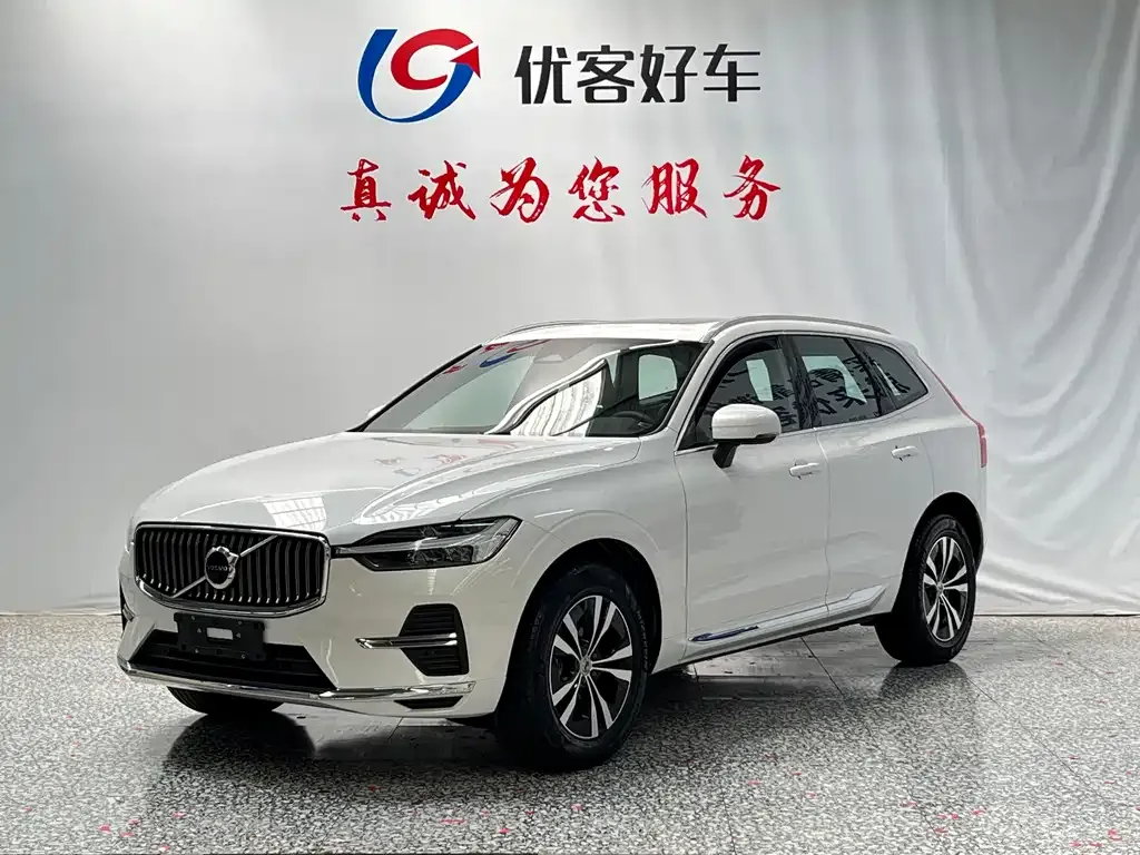Volvo XC60 — фото 1
