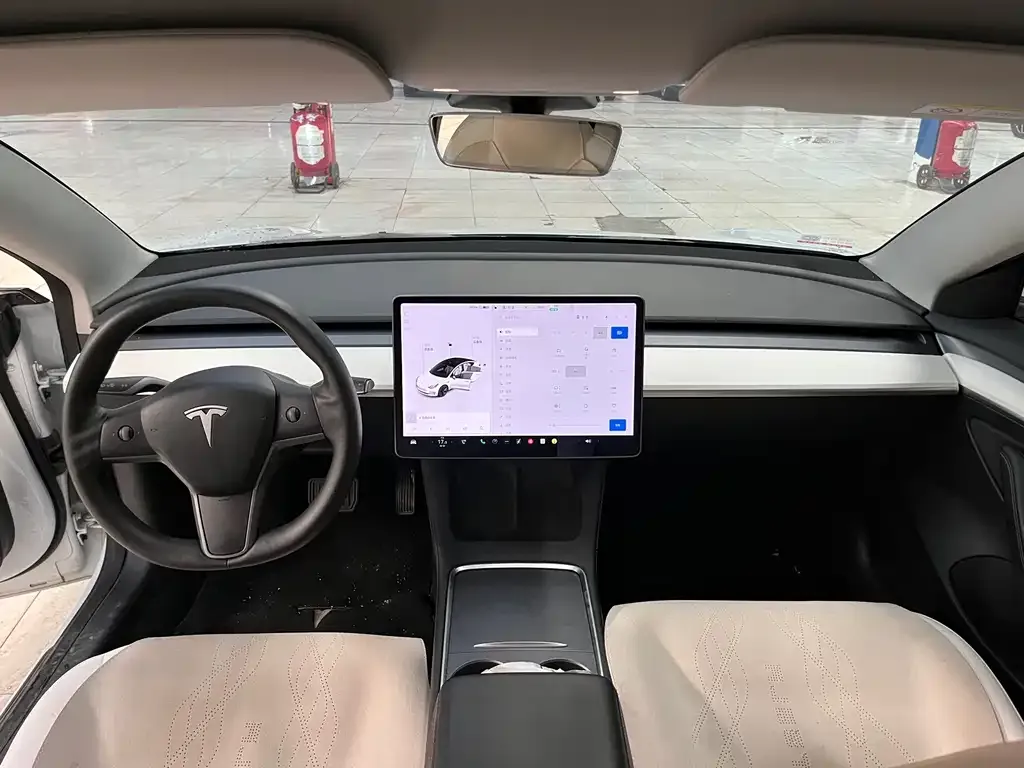 Tesla Model 3 — фото 5