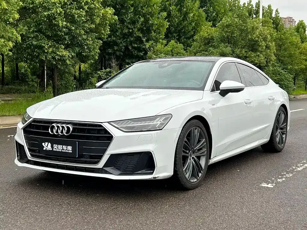 Audi A7 — фото 1