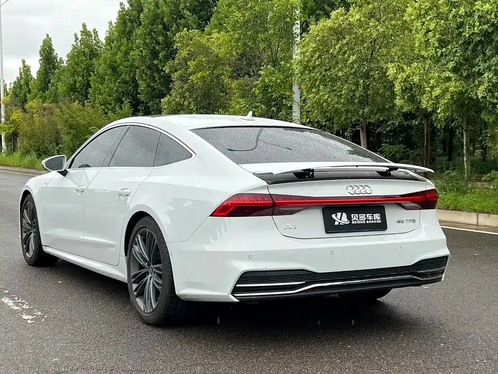 Audi A7 — фото 9