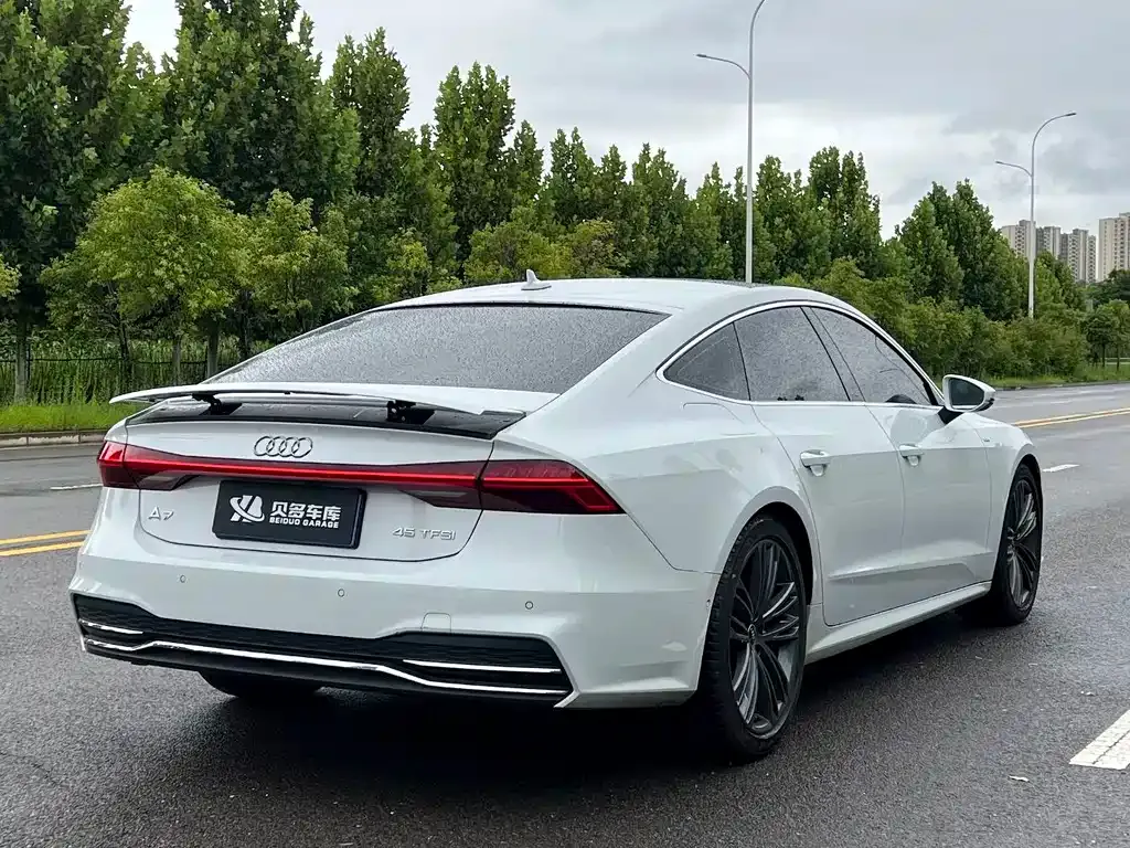 Audi A7 — фото 10