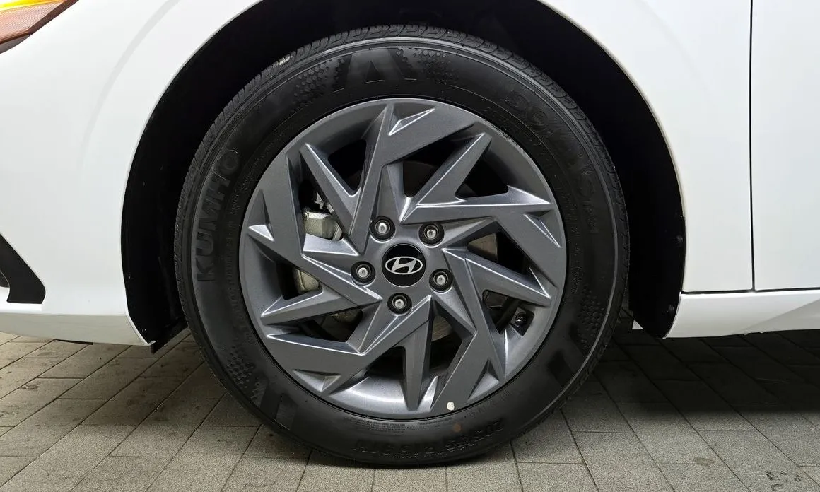 Hyundai AVANTE — фото 9