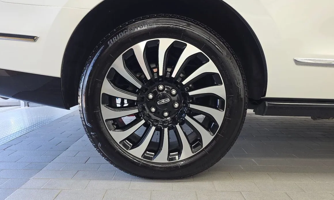 Lincoln Navigator — фото 9