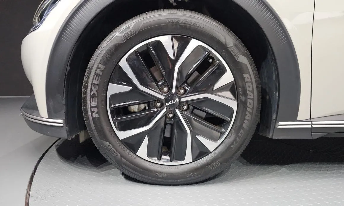 Kia EV6 — фото 9