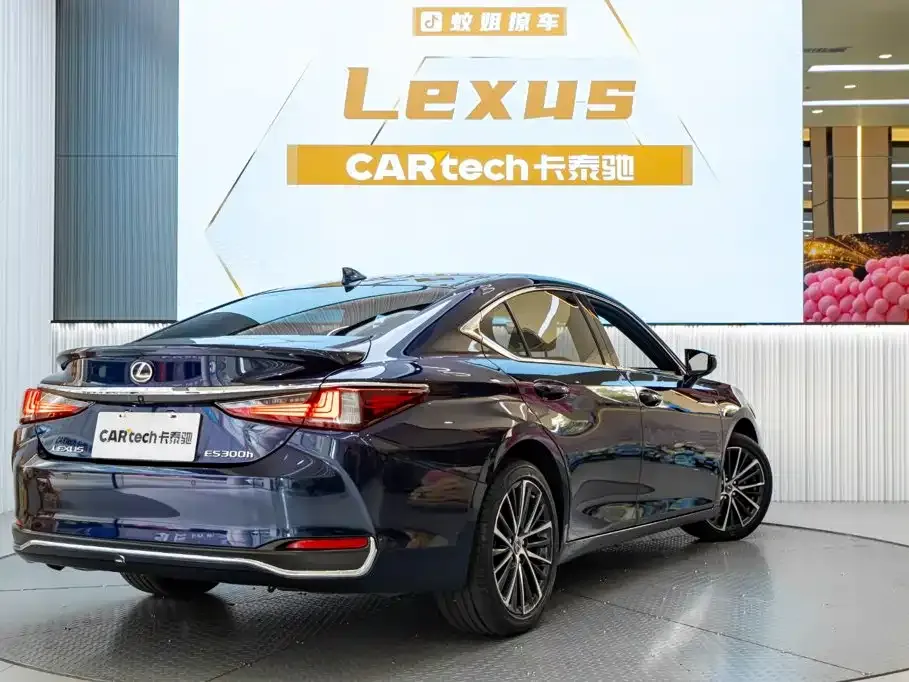 Lexus ES — фото 10