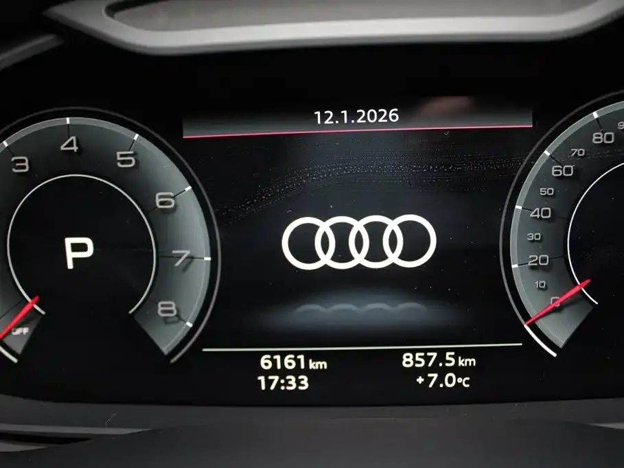 Audi Q8 — фото 7