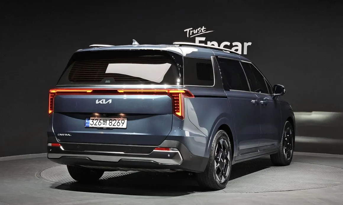Kia Carnival — фото 4