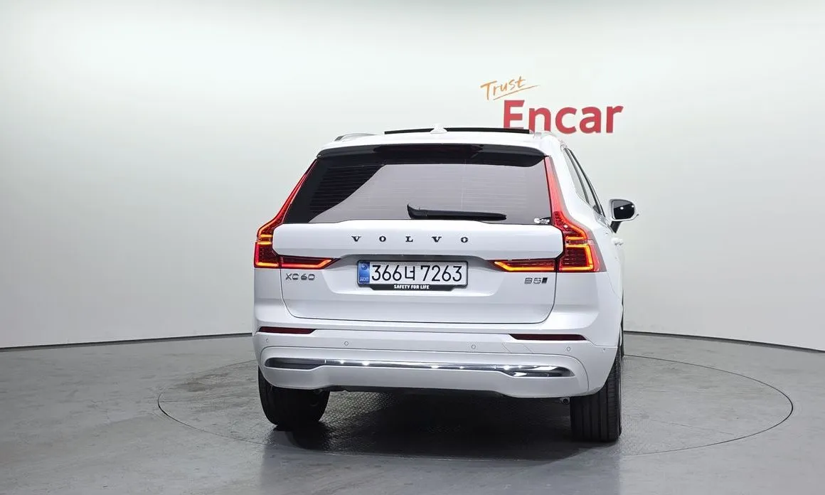 Volvo XC60 — фото 4