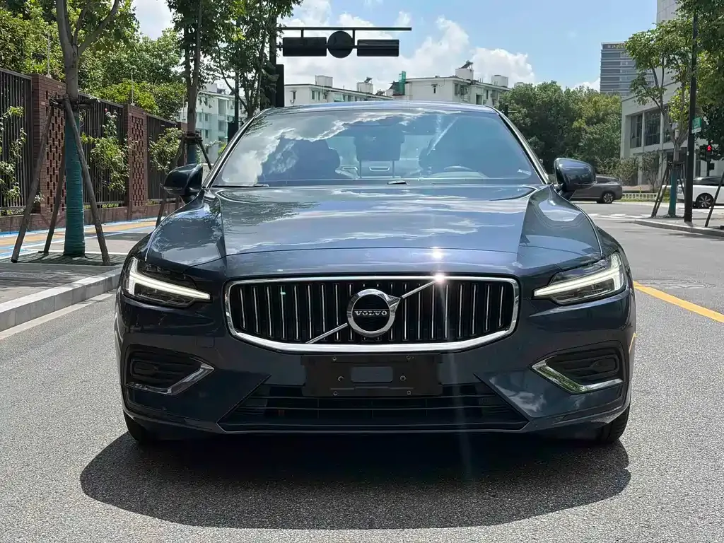 Volvo S60 — фото 6