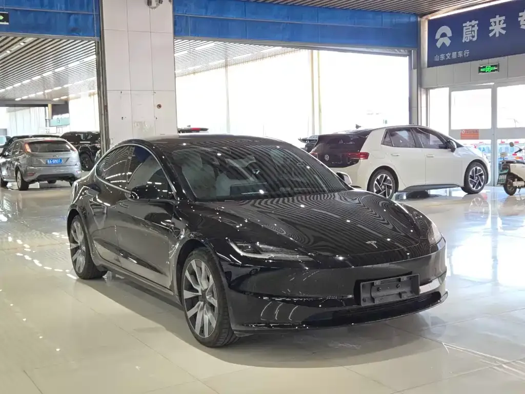 Tesla Model 3 — фото 10