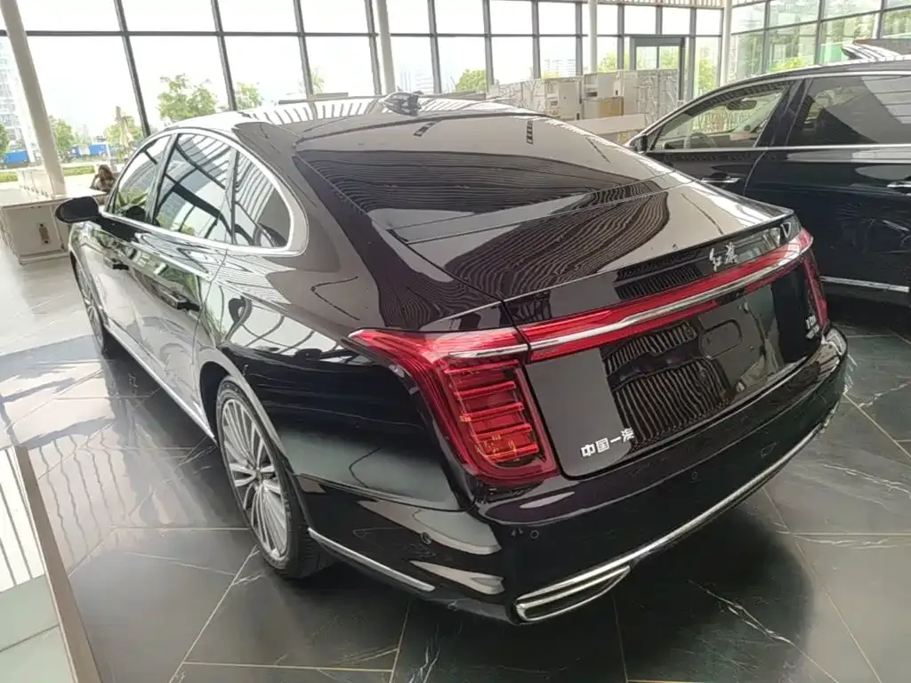 Hongqi H9 — фото 10