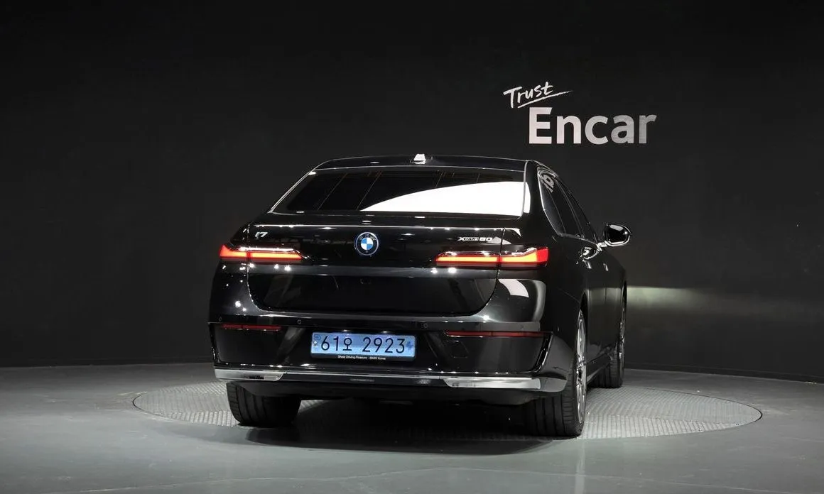 BMW i7 — фото 4