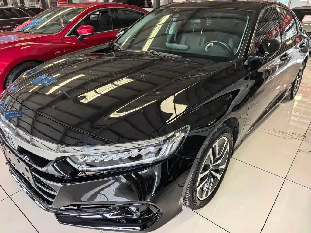 Honda Accord — фото 1