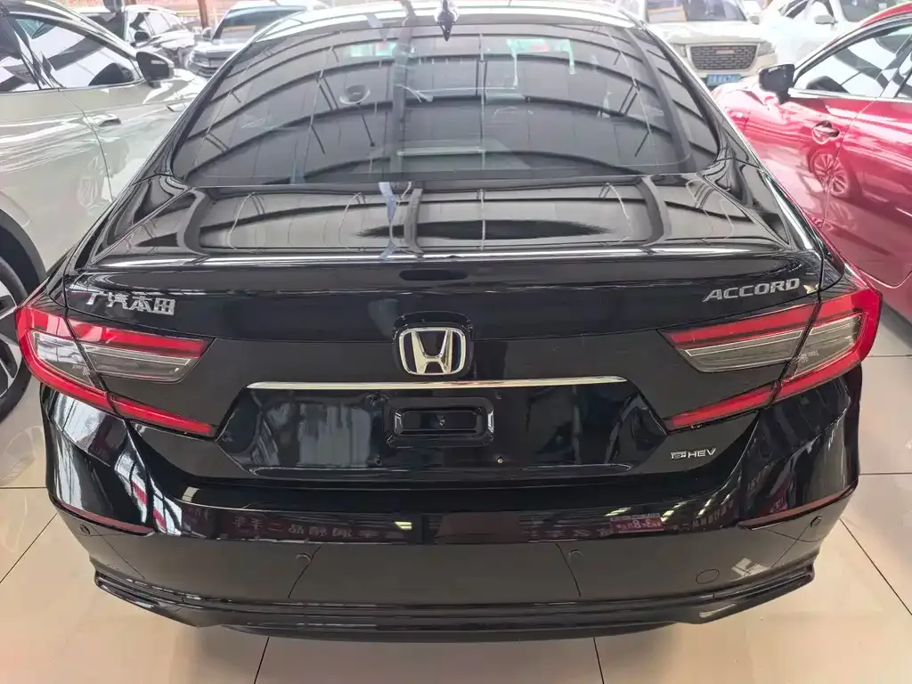 Honda Accord — фото 4