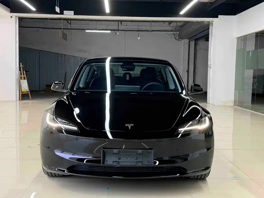 Tesla Model 3 — фото 5