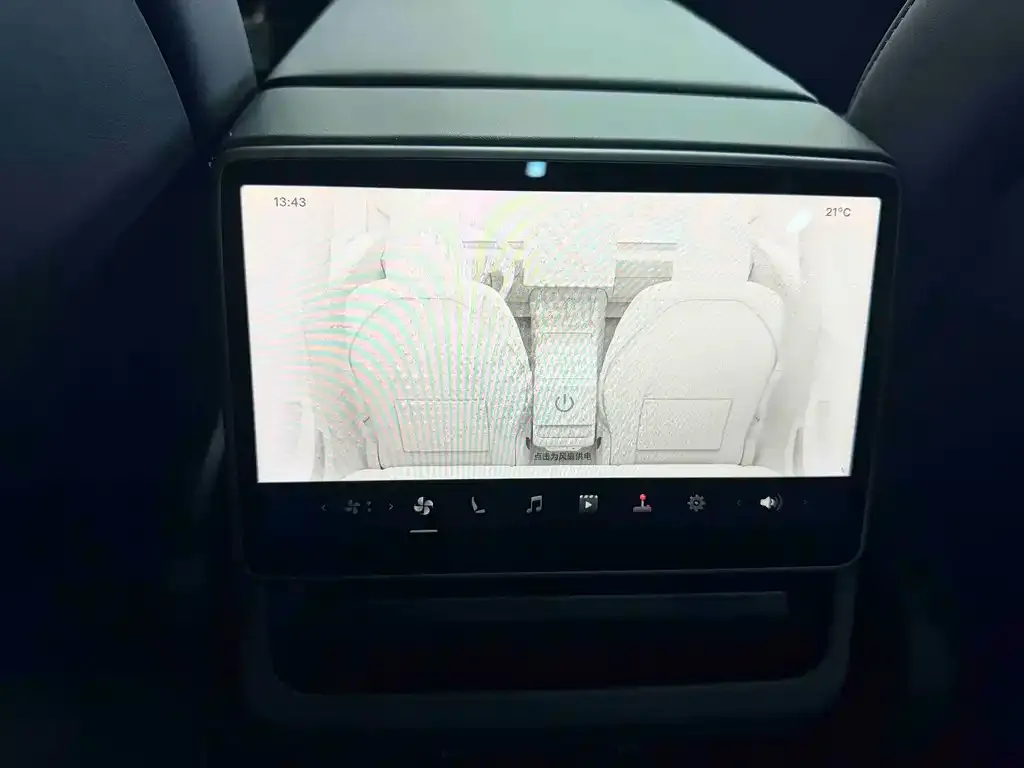Tesla Model 3 — фото 6