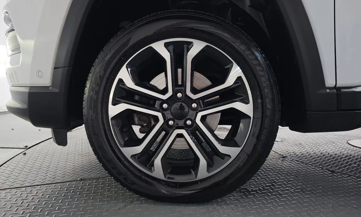 Jeep Compass — фото 9