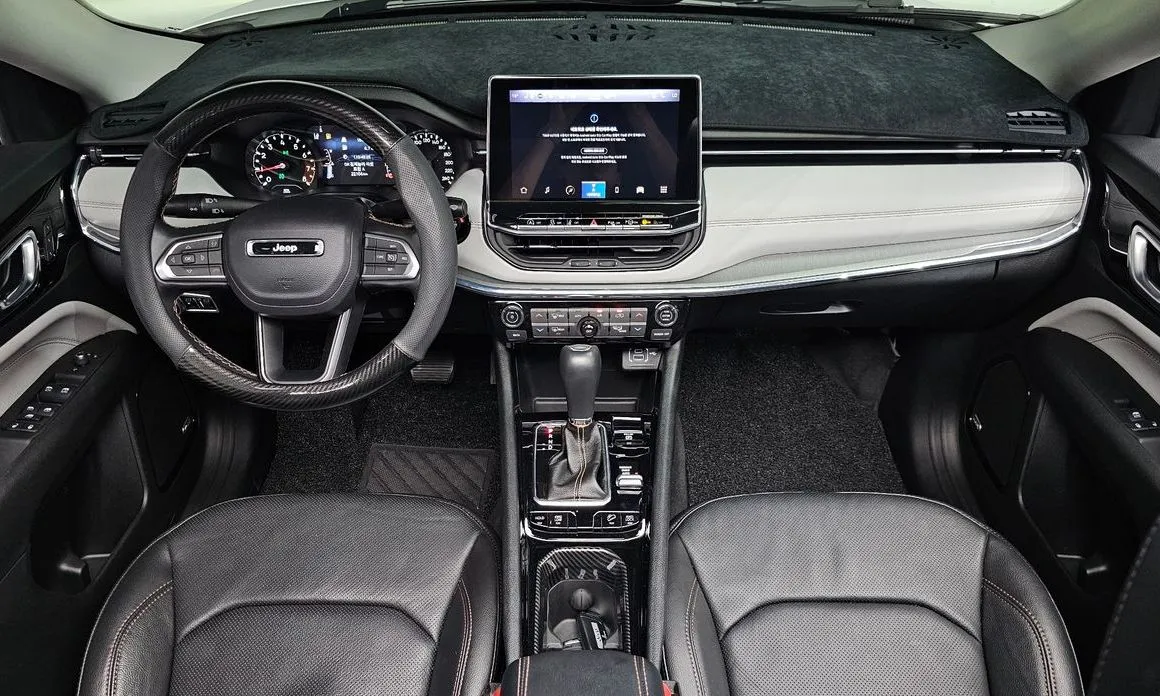 Jeep Compass — фото 10