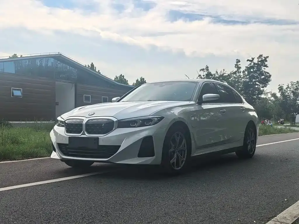 BMW i3 — фото 1