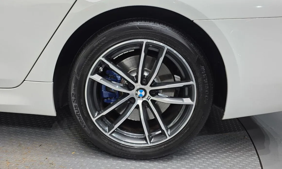 BMW 5-Series — фото 10